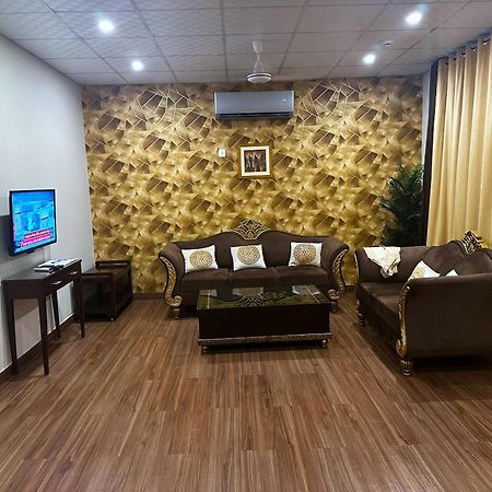 Luxury Apartment In Dha Phase 8, Near Allama Iqbal International Airport Lahore Luaran gambar