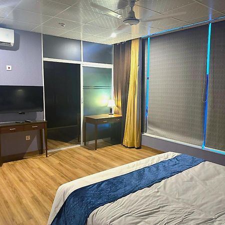 Luxury Apartment In Dha Phase 8, Near Allama Iqbal International Airport Lahore Luaran gambar