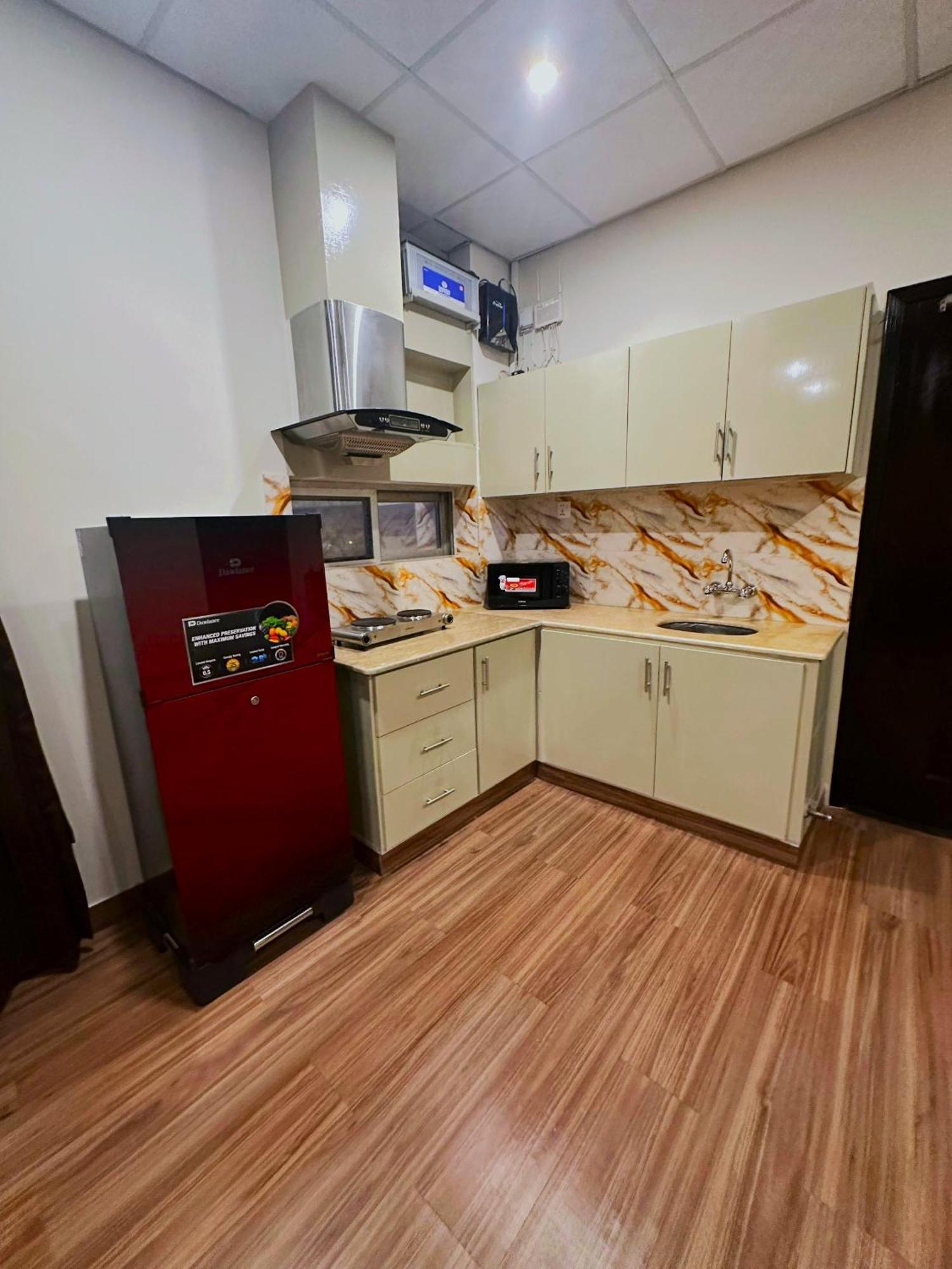 Luxury Apartment In Dha Phase 8, Near Allama Iqbal International Airport Lahore Luaran gambar