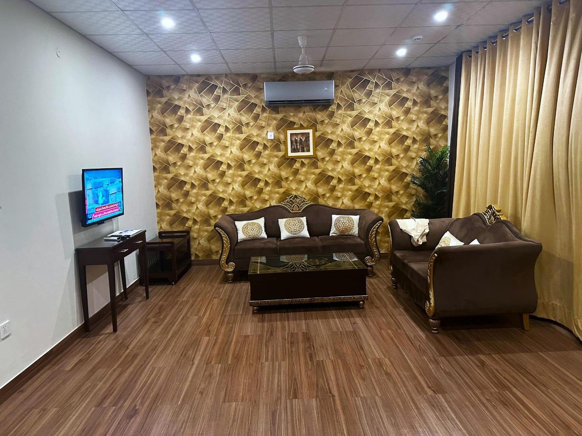 Luxury Apartment In Dha Phase 8, Near Allama Iqbal International Airport Lahore Luaran gambar