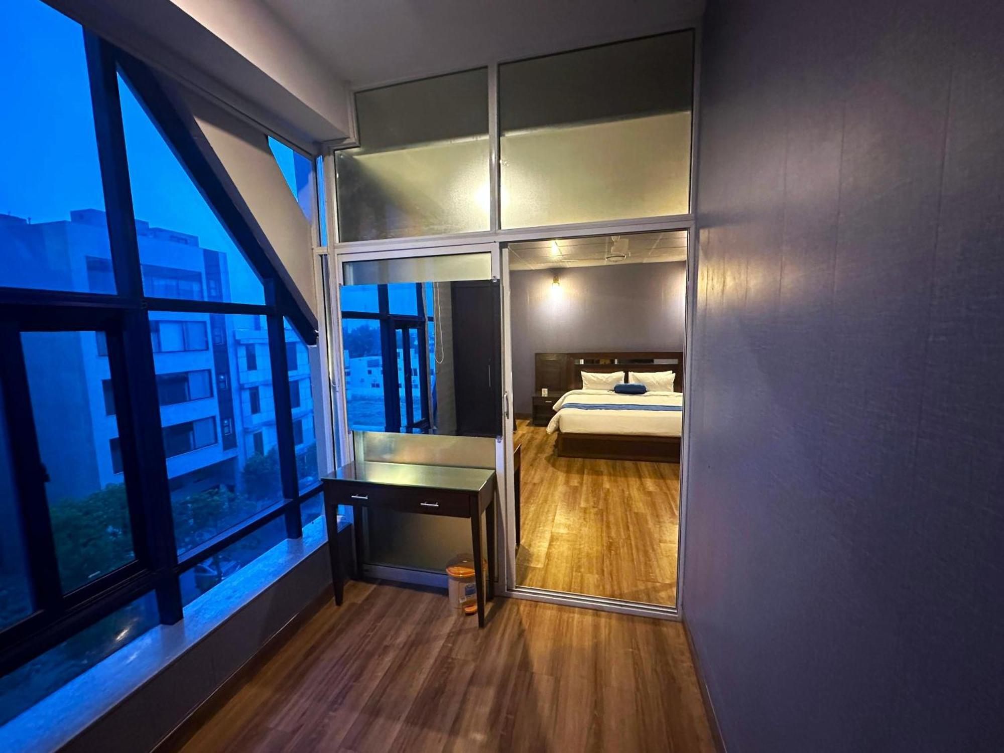 Luxury Apartment In Dha Phase 8, Near Allama Iqbal International Airport Lahore Luaran gambar
