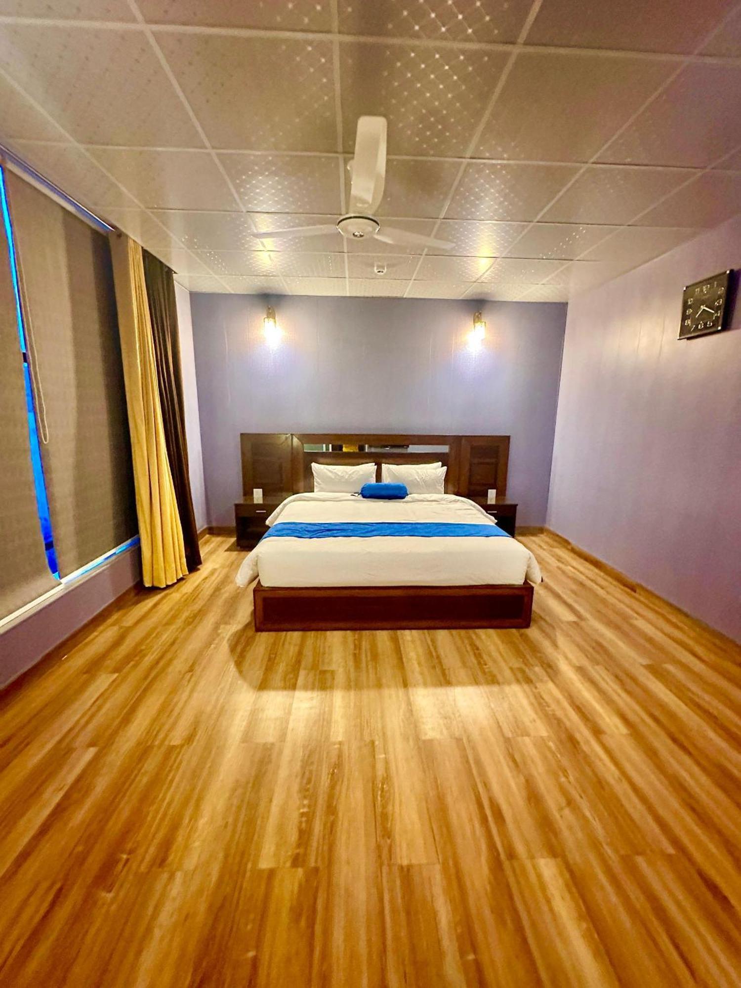 Luxury Apartment In Dha Phase 8, Near Allama Iqbal International Airport Lahore Luaran gambar